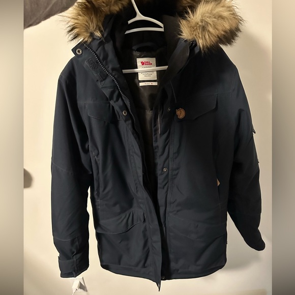Fjallraven
Women's Nuuk Parka (navy) MEDIUM. - Picture 4 of 6